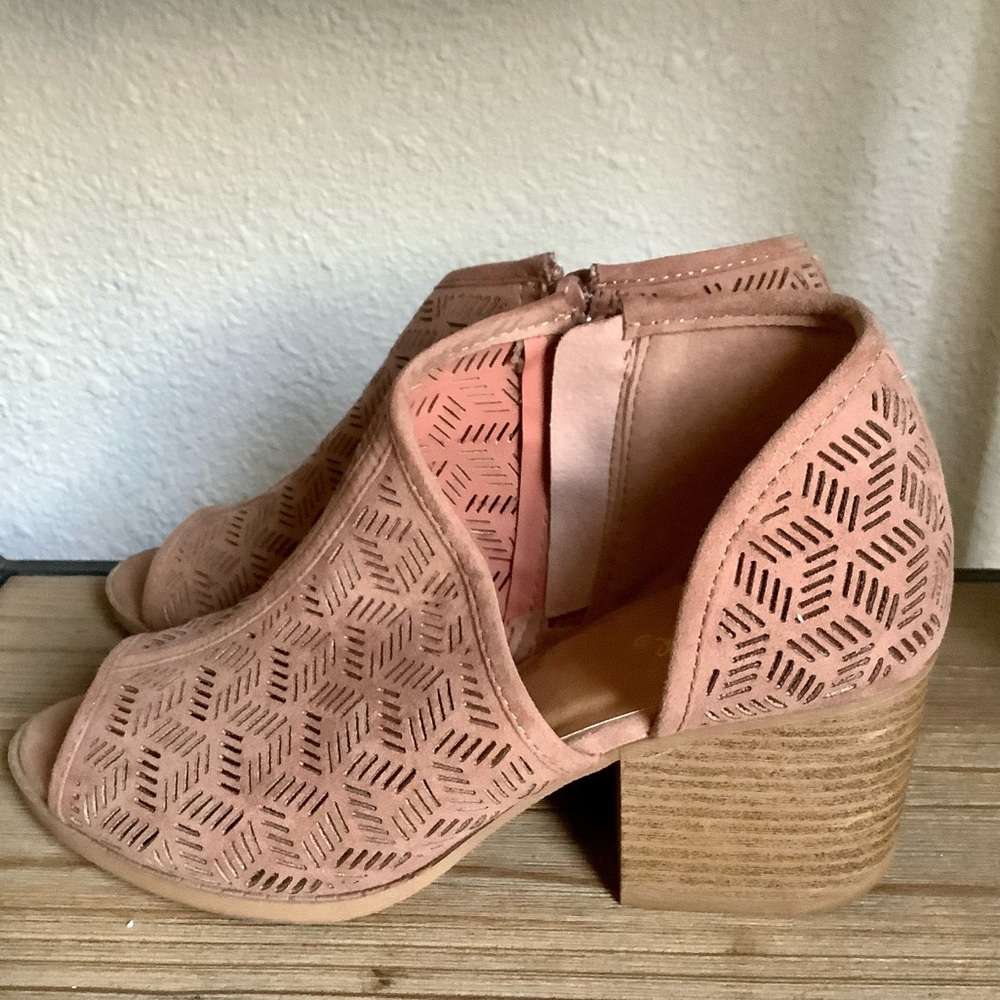 Qupid Peep Toe Shoes